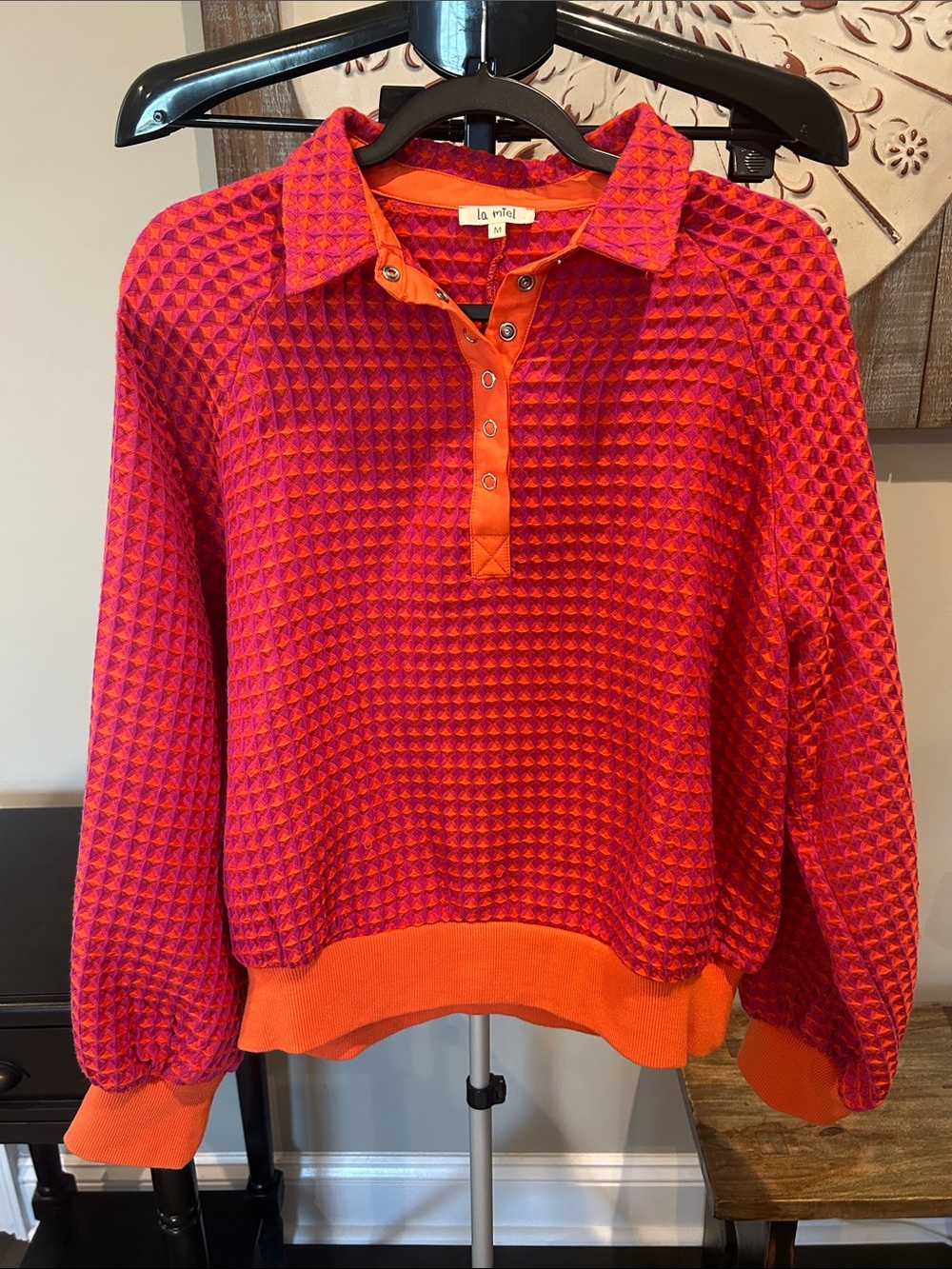 LA MIEL Pink and Orange Textured Polo Pullover Size Medium / Great color combo!